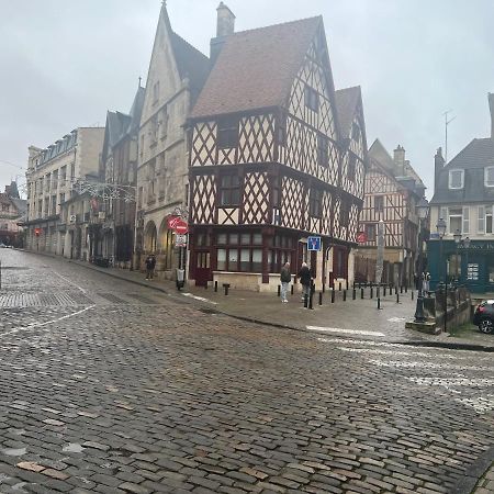 Charmant T2 Plein Centre Ville Et Proche Gare Bourges Ngoại thất bức ảnh