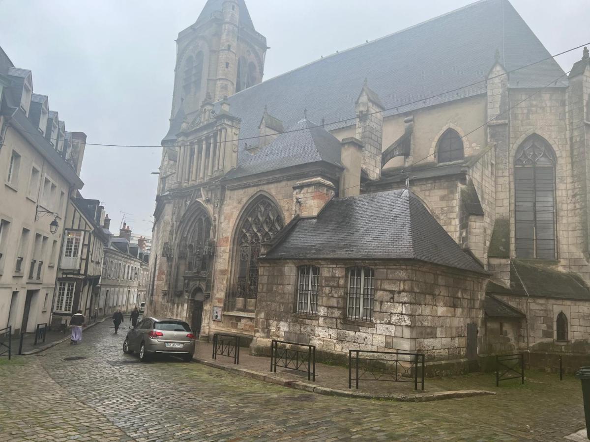 Charmant T2 Plein Centre Ville Et Proche Gare Bourges Ngoại thất bức ảnh